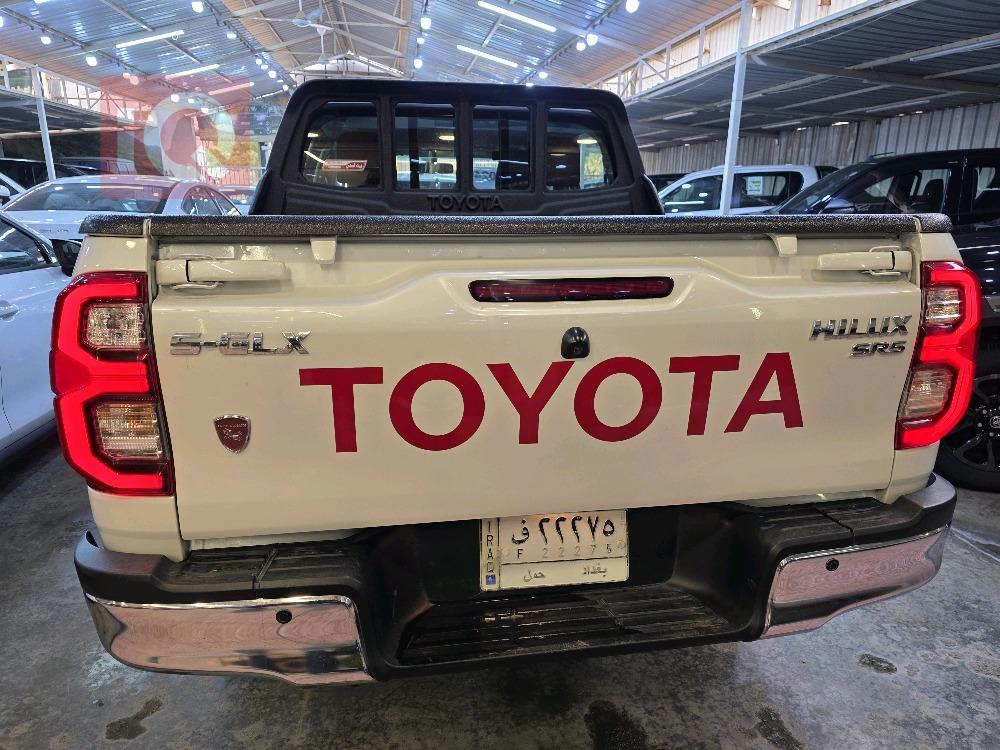 تويوتا هايلوكس